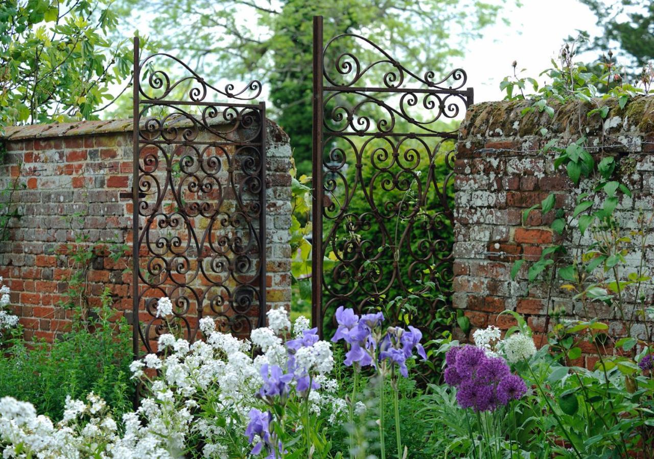Crows Hall Debenham ภายนอก รูปภาพ